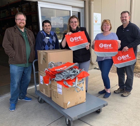 IMAGE: Ent employees volunteering.